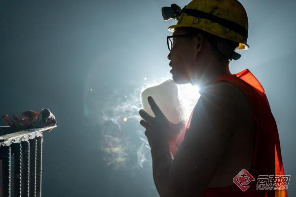  ������·��ɽ�������ͻ��5000�ס���һ�� �� 