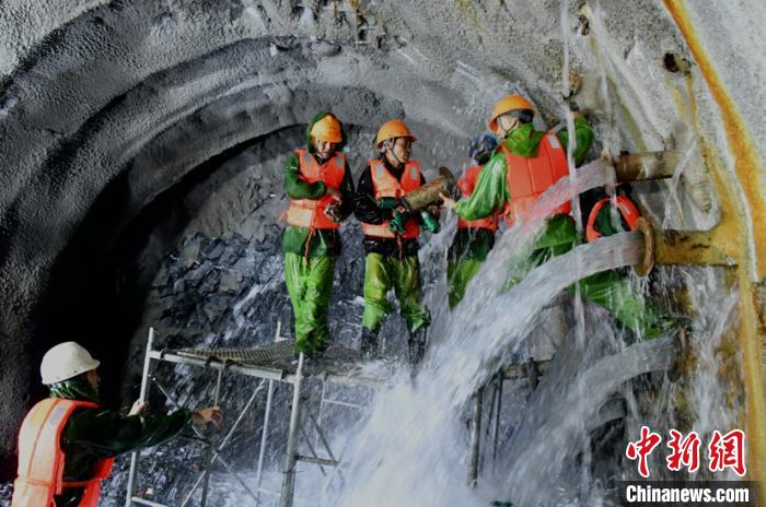 ����ͨ��������·�����Ѿ����������������ɽ����������Ŀ�����