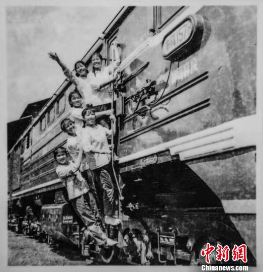 ����ͼ��Ů��&ldquo;����&rdquo;�������Ա�ڻ��Ϻ�Ӱ�������ݻ���ι�ͼ ��