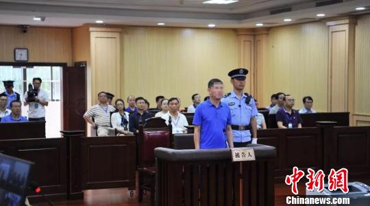 ͼΪ��������ͥ���ֳ� Ҷ�� ��