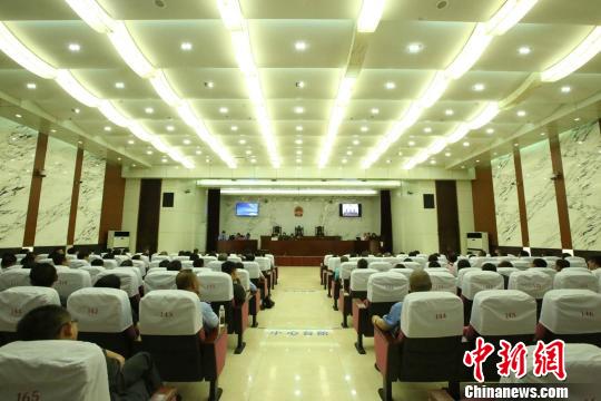 ������ְ&ldquo;����ɽ&rdquo;9�����˹ܺ��ͺ����гǹֱܾ��߰���ͥ