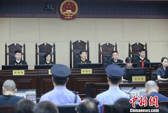 ͥ������У����ż��������£�����ͥΧ��ͥǰ�����ϸ�����ԭ���϶���ʵ��֤�ݵ��������ݺͶ������̡��永�Ʋ����õȹؼ����⡣ɽ����Ժ��ͼ