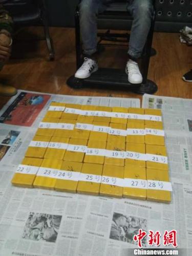 ͼΪ�����ɻ�Ķ�Ʒ�����Ľ����칩ͼ