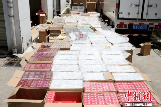 海南省公安机关2019年“利剑”打假集群战役集中收网行动查获的假烟。海南省公安厅供图