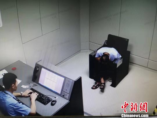 �����ڸ����ϳ������г����ٻ��б��ƽ�������ͼ��