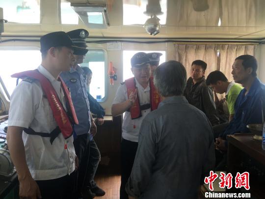 8��12�գ����º��¾����Ϻ��ء��߼�ȿڰ���λ���������ҿ��ɴ��������˵Ǵ���飬�ֳ�ѯ�ʡ����顣��Ǯ���� ��