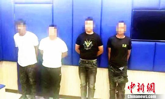 内蒙古:4名男子冒充警察抢劫千枚战国时期古钱币
