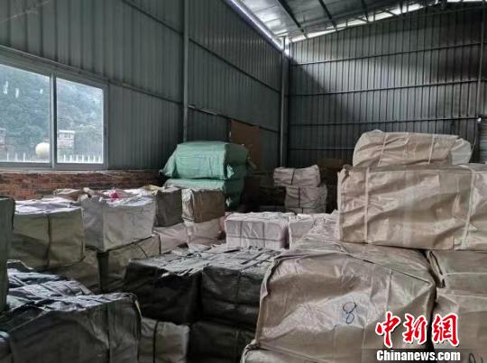 跨多省造假货浙江苍南公安查获假冒白酒包材12.7万余件