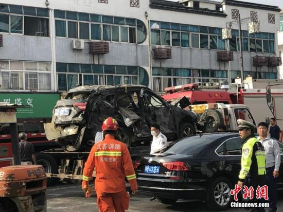 һ���ڱ�ը��������ٵ������������ߡ���Ȩ ��