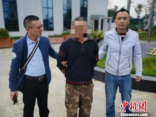 ����������������Ů���˱�ץʱשͷϮ�������ܲ�