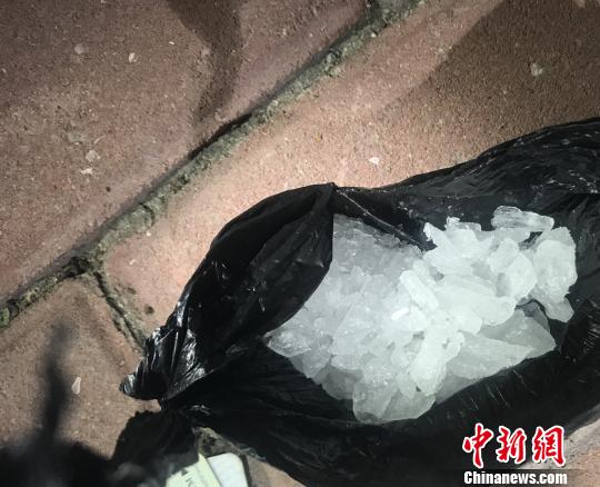 20余克冰毒藏香烟浙江平阳警方识破吸贩毒嫌犯