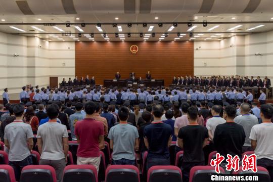 �㶫��ɽһ�󹫿�����һ��ȫ��ɨ�ڰ���ƶ��참