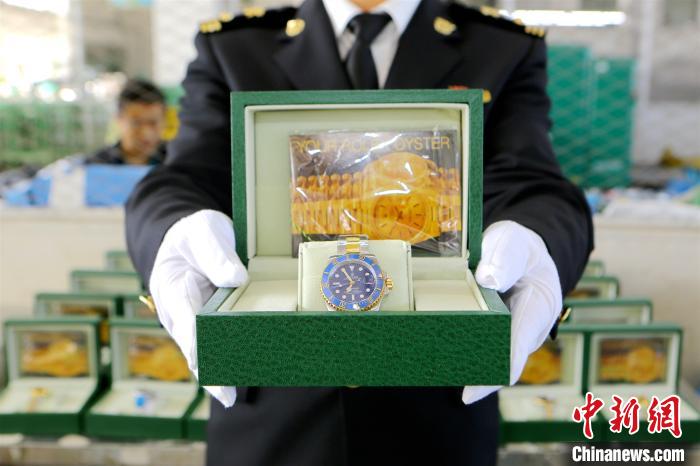 ͼΪ������Ȩ��&ldquo;����ʿ&rdquo;�ֱ����������� ��