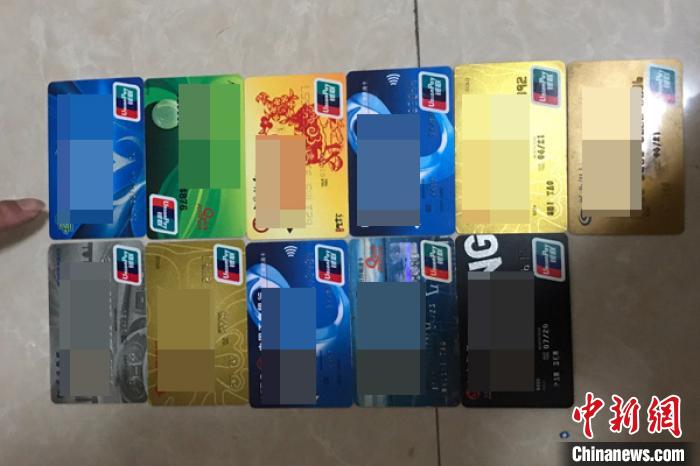 作案银行卡。长兴公安提供