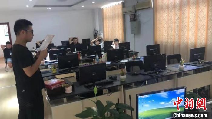 图为专案组办案现场。邯郸市公安局供图