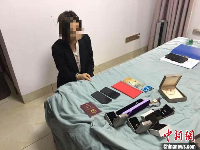 ͼΪ�Ƿ��Ŵ���˾&ldquo;ҵ��Ա&rdquo;��&ldquo;����&rdquo;��ĳָ���永��Ʒ��������ӱ ��