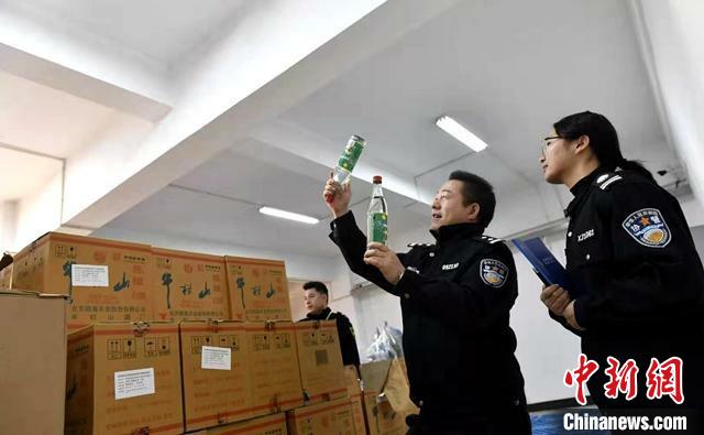 浙江警方破获特大制售假酒案“牛栏山”成本不到3元