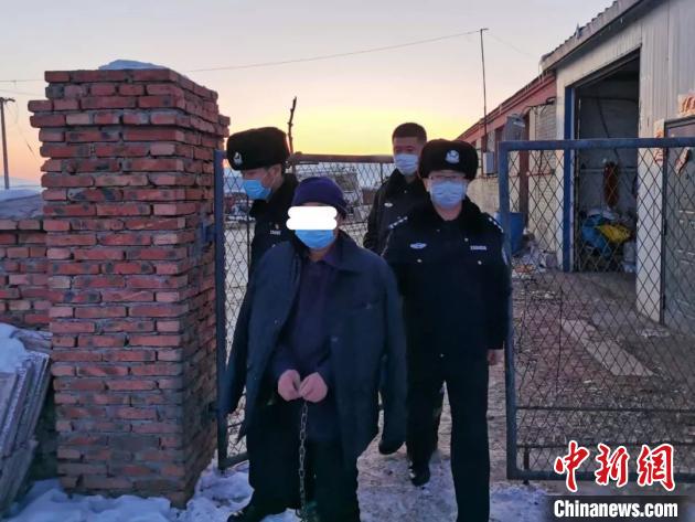 ͼΪ�°Ͷ����쾯��ץ�������ӷ������°Ͷ����칫���ֹ�ͼ ��