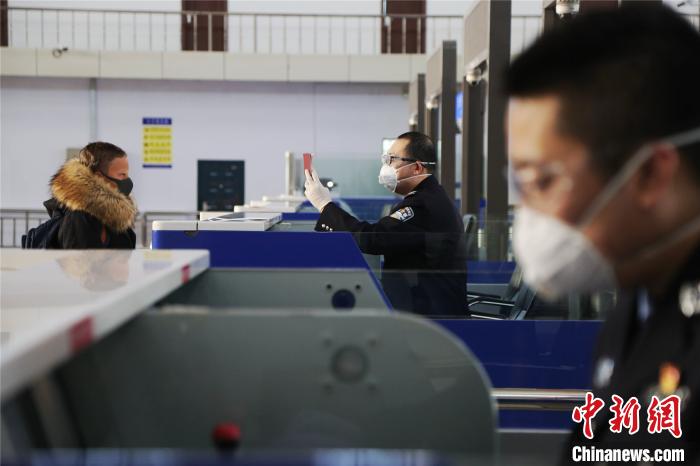 黑龙江黑河边检2019年查获在逃人员和走私案件双升