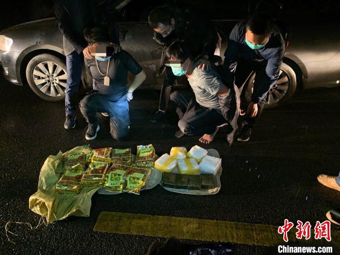 ����ץ��ķ��������˺ͽɻ�Ķ�Ʒ���Ͼ�������ͼ