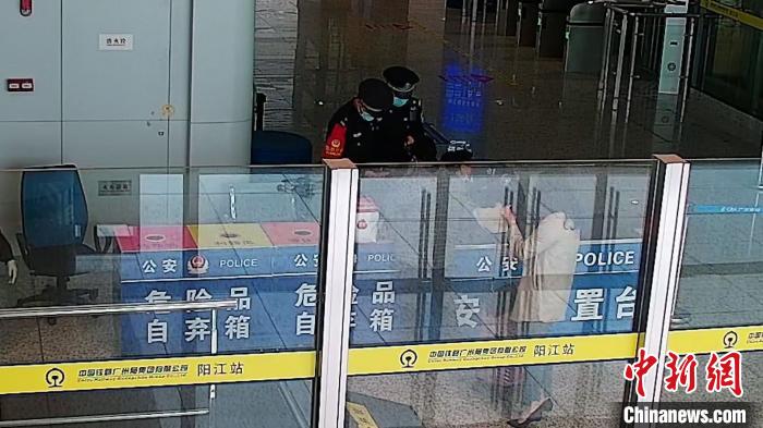 һŮ��Ϊ��а����Я���ӵ�����������