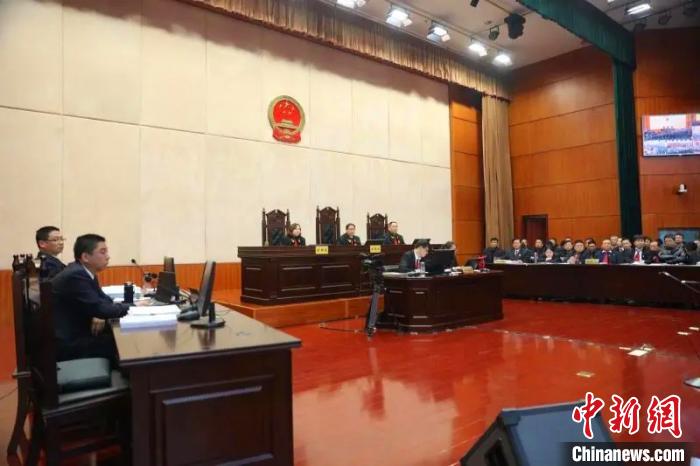 ���϶�κĳ����40����ڰ�һ������������������