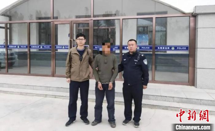 ͼΪ������������������ĳץ�񡣡�������ͼ ��