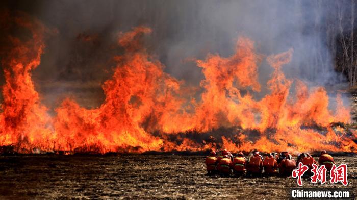 ͼΪ�𳡽������ա����߷��� ��