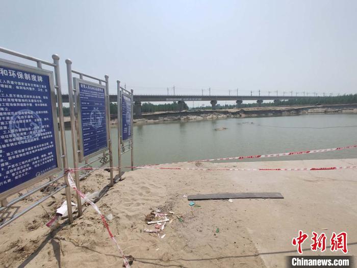 4��28�գ���Ӻ�����·�ѱ���١��������� ��