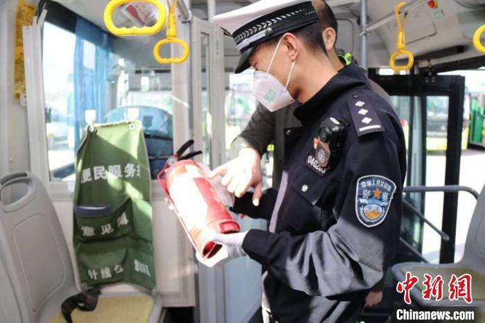 ͼΪ���ݽ������ڼ��һ��������������������ݽ���֧�ӹ�ͼ