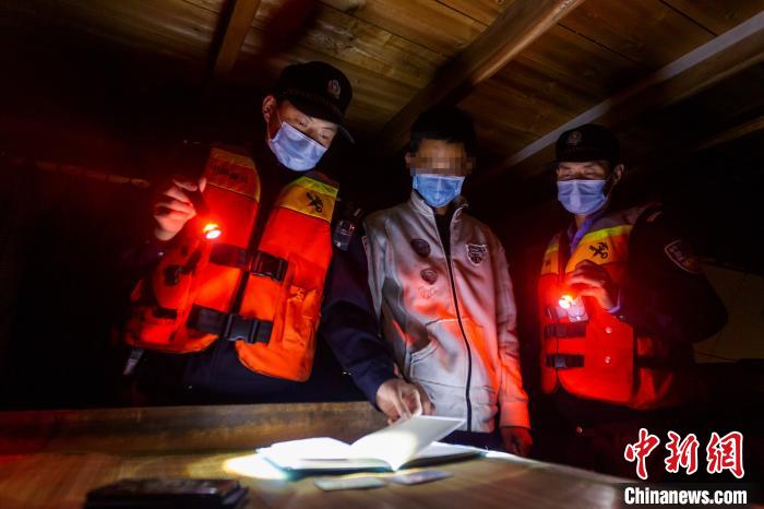 ���ݺ���һҹ����5��ˮ����˽��