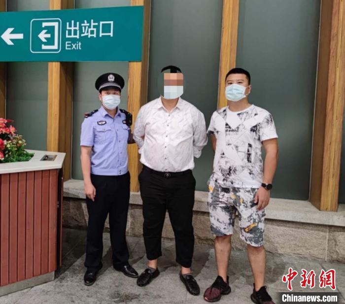 ���ӷǷ����չ��ڴ�����ԪǱ������������