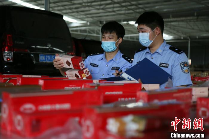 ���ؼ�˽�񾯶Բ���������˽�뾳�����̽������ ������ ��