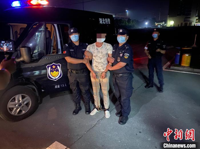 ����3������ɱ�˰�����һ�ӷ�Ǳ��18��������