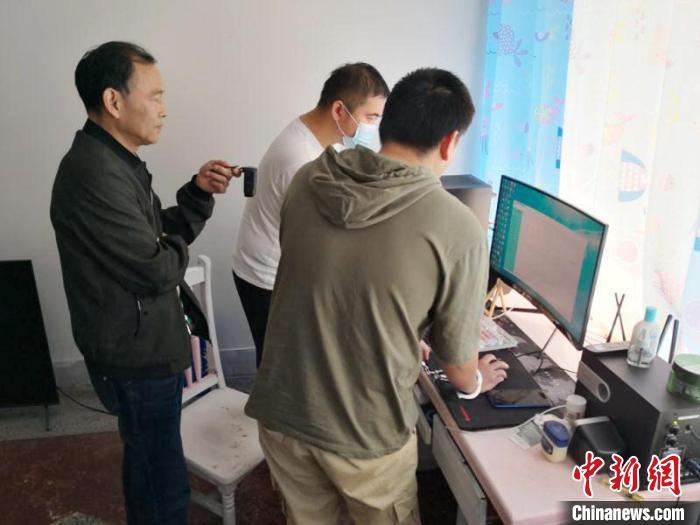 ͼΪ������ĳ��ʹ�õĵ�������ȡ֤ ���� ��