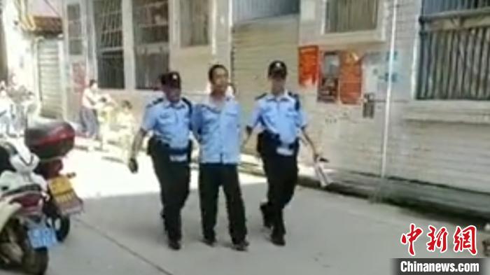 6��4��8ʱ30�֣����������в�������������Сѧ�����׶�԰����һ��ֵ������¼�����������Ƶ��ͼ ��