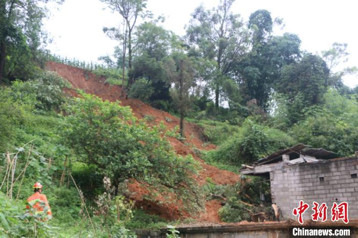 �����ӳ�ɽ�廬��ѹ����2�˱���ѹ��������