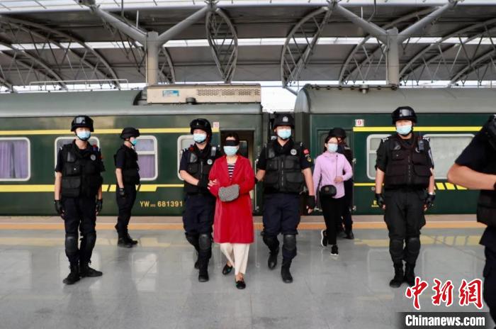 ���ɹţ�Ů��ɱ���ɷ�����Ǳ��22��������