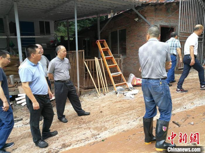 ����9.6���������������ֱ�Ӿ�����ʧ4063��Ԫ