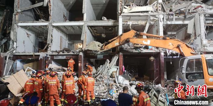 13����ҹ�¹ʾ�Ԯ�ֳ� ����� ��