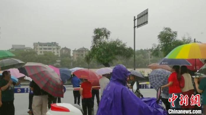 点击进入下一页