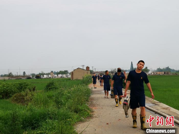 ����ָսԱ��ʰ����ˮ��������ս������������ ��