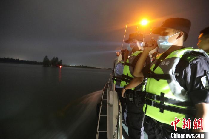 ���������ϴ򳤽�����Ƿ�����Υ������