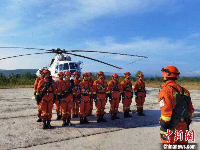 ͼΪɭ������ָսԱ������������ҵ�����γ� ��