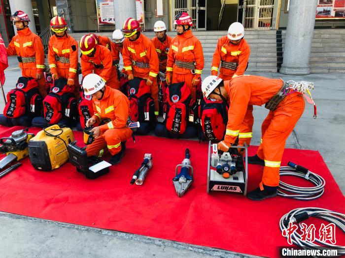 ͼΪ�½�������������Ա����Ԯװ�����½�������ͼ