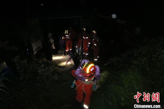 ͻ������5���οͱ������ϻ���Ͽ������ҹ������Ԯ