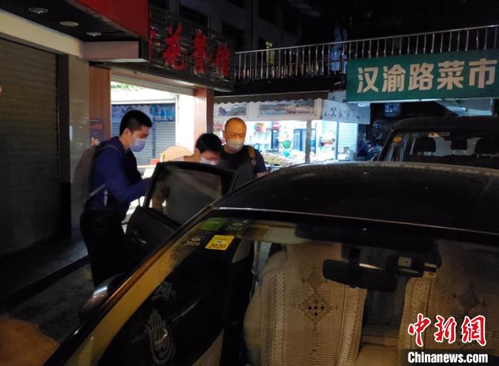 Ŀǰ����ĳ����ĳ����ĳ��13�������������ѱ����ֹ����־�������ȡ����ǿ�ƴ�ʩ�������ڽ�һ������С�(���� �Ϻ�������ͼ) ����� ��