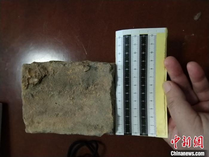 ͼΪ�׷�����ש �������������־ֹ�ͼ ��