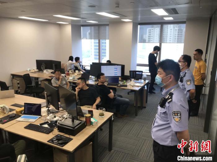 �Ϻ�������������΢����ҳ��򰸸���