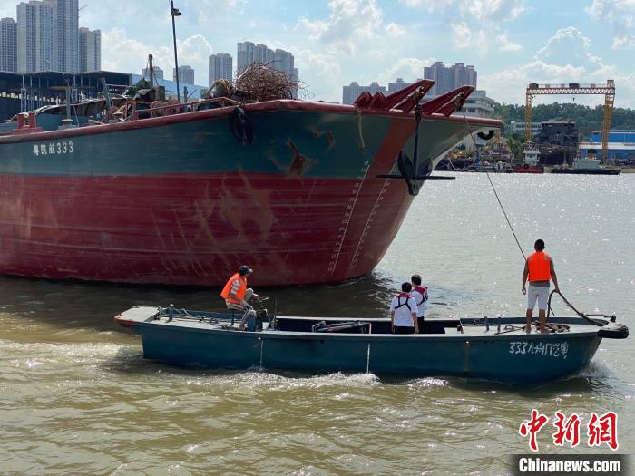 ���ݷ�خһ�������洬����һ��ˮ�߻��